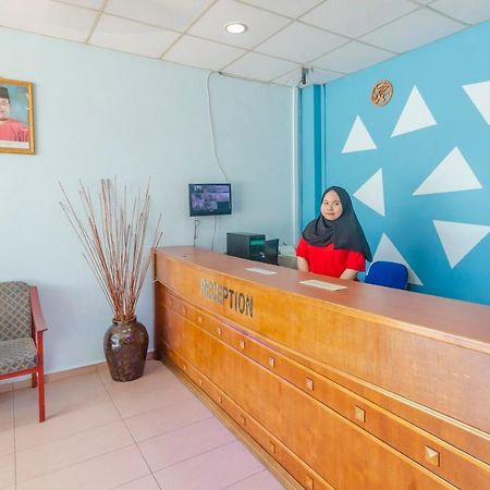 Hotel Oyo 702 D View à Mersing Extérieur photo