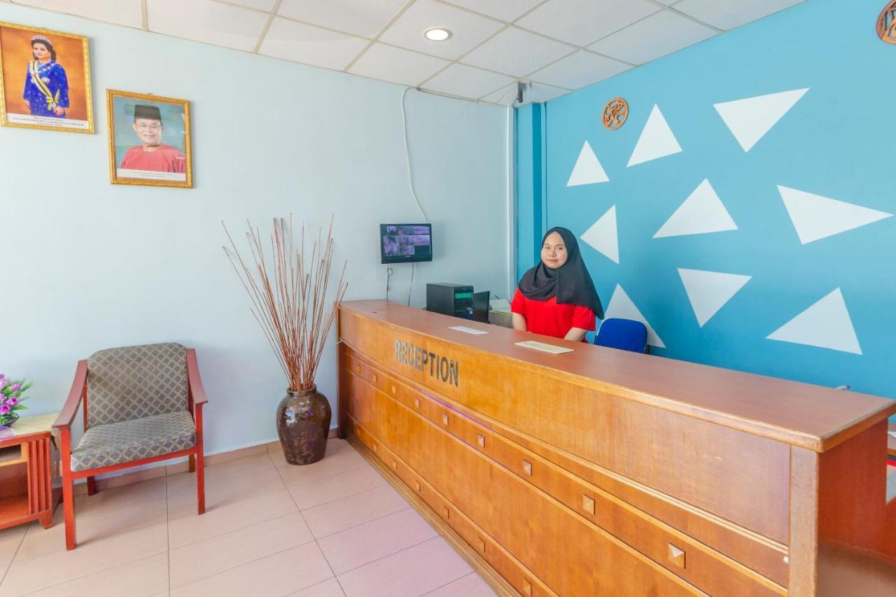 Hotel Oyo 702 D View à Mersing Extérieur photo