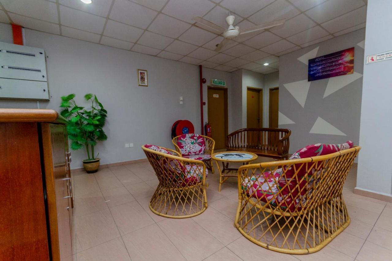Hotel Oyo 702 D View à Mersing Extérieur photo