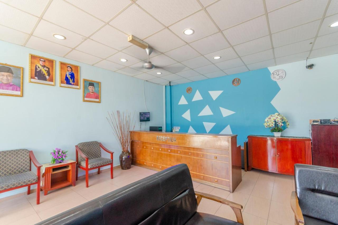 Hotel Oyo 702 D View à Mersing Extérieur photo